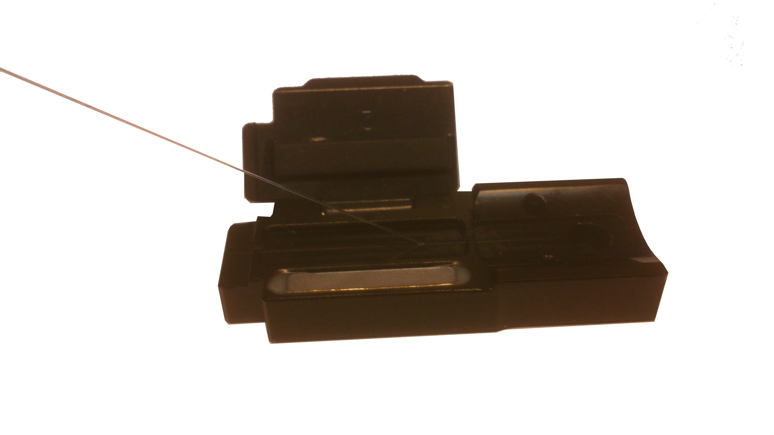 Чистка V – канавок держателей аппарата для сварки оптических волокон